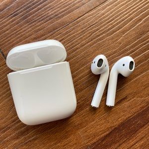 Apple AirPods 1st generation